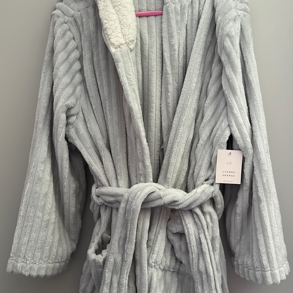 Lauren Conrad Robe